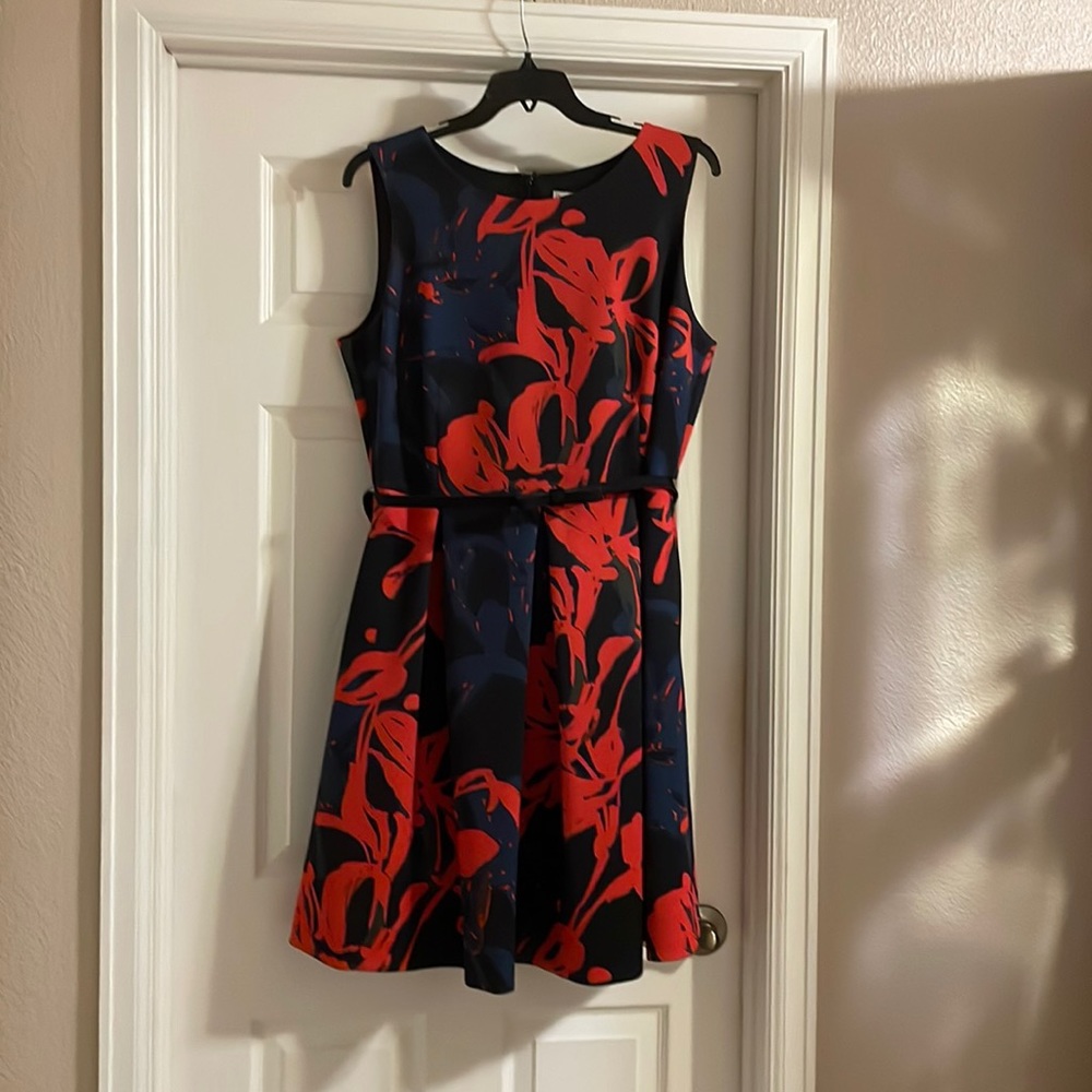 Sleeveless dress with pockets!